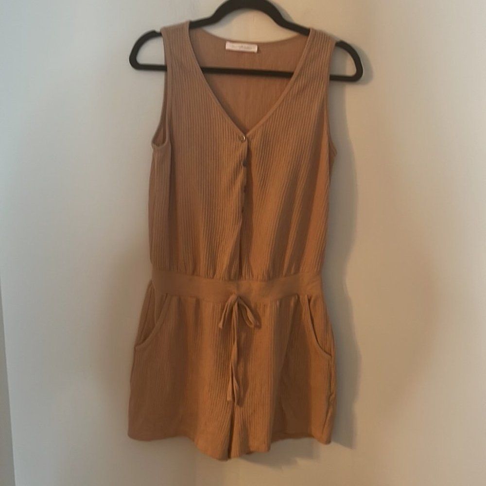 Sand Dunes Romper. NWOT - Picture 3 of 6